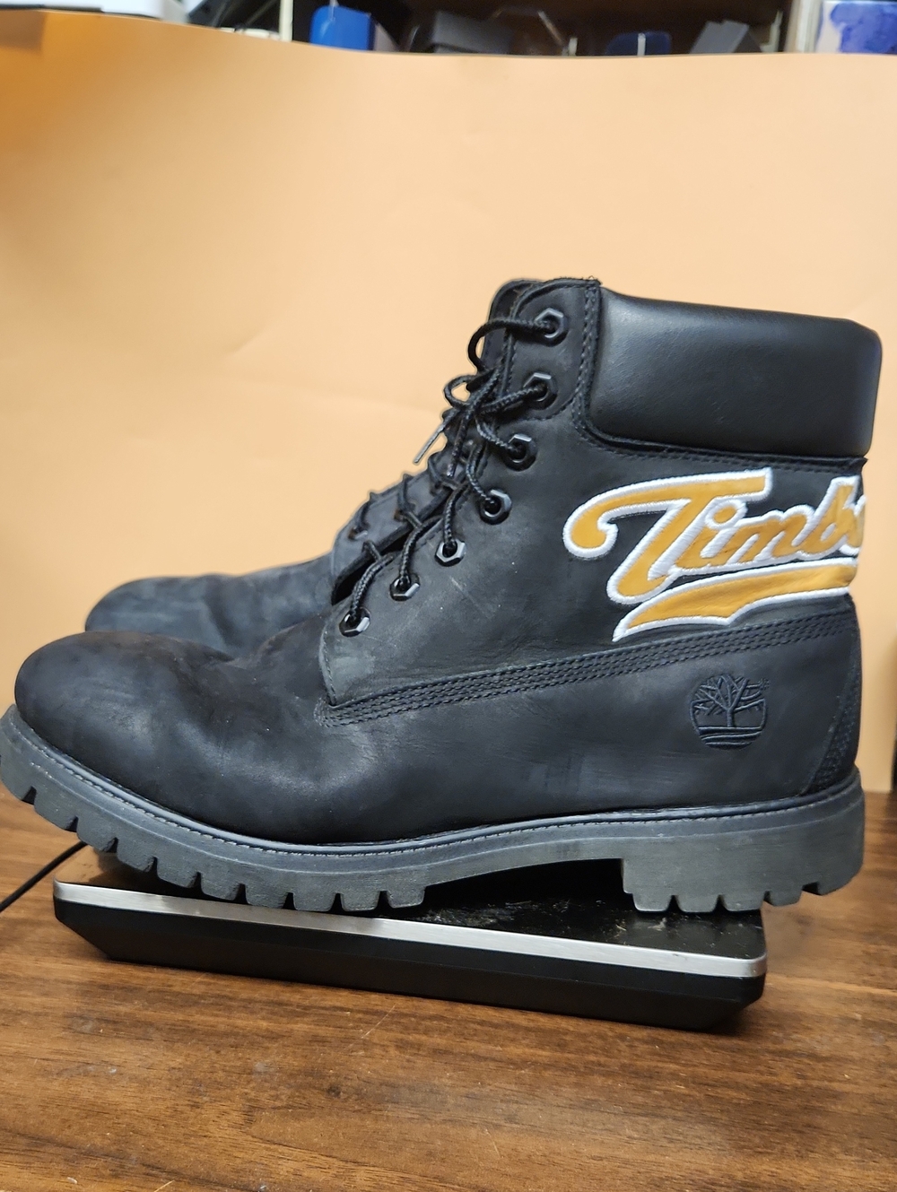 Timberland Mens 52099 Black Leather  Boots.
